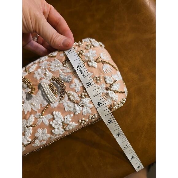 NWT Jewel by Badgley Mischka Champagne Embroidered Floral Beaded Shoulder Clutch - Picture 8 of 9